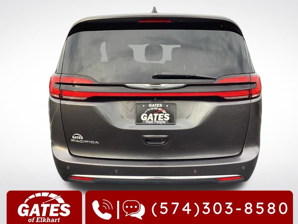 Used 2023 Chrysler Pacifica Touring-L FWD image 7