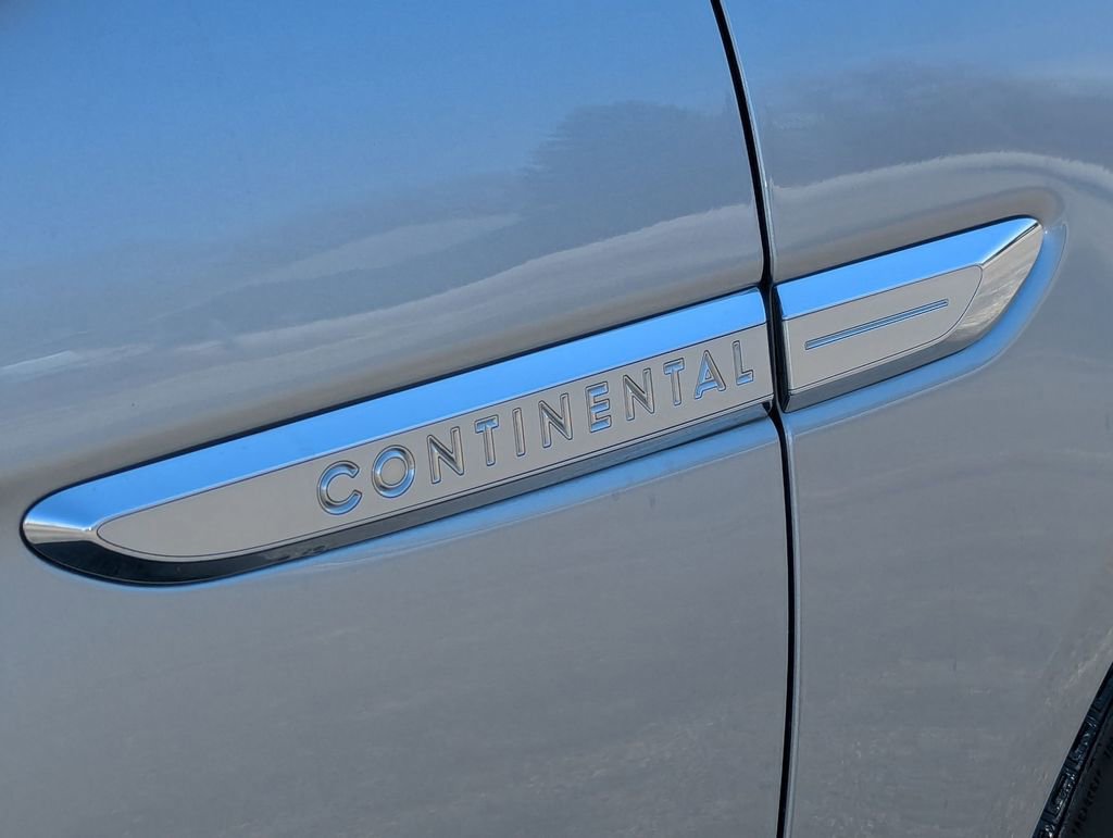 Used 2020 Lincoln Continental AWD w/ Premium Package image 27