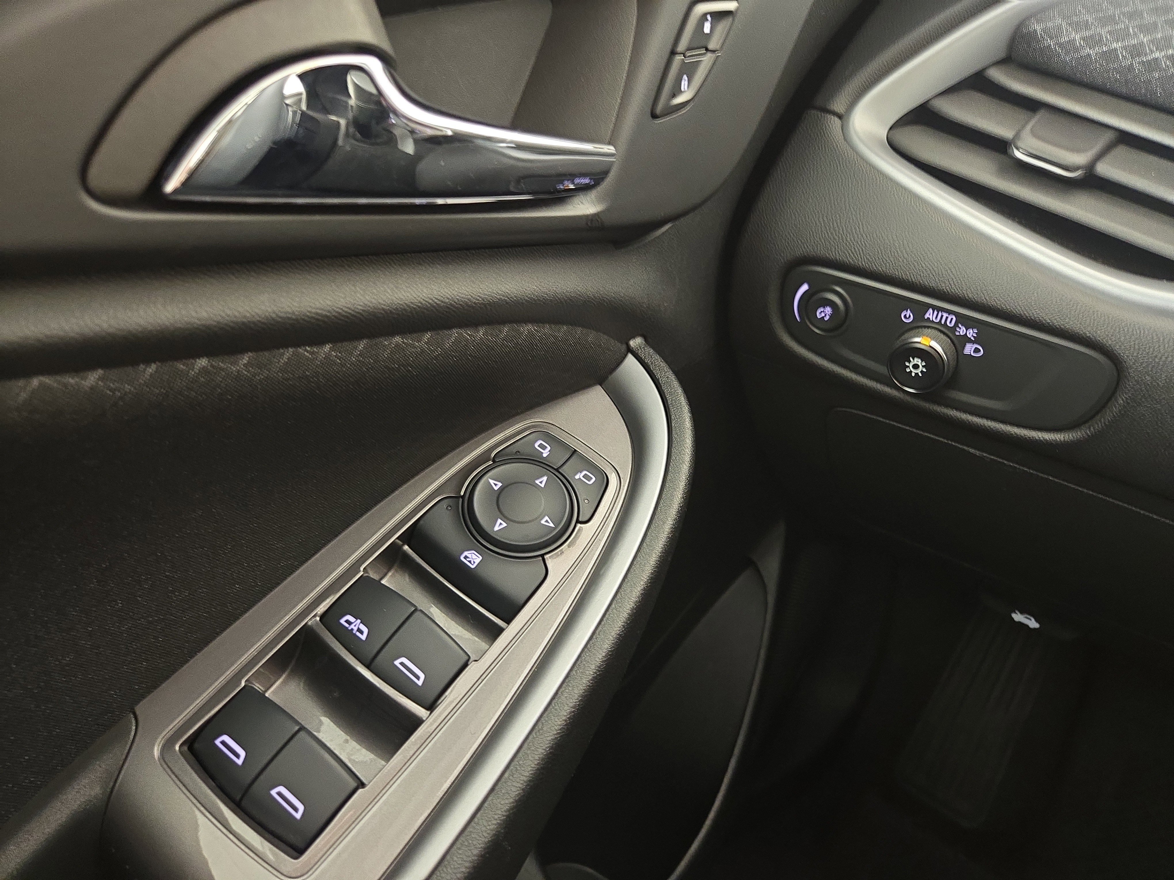 Certified 2023 Chevrolet Malibu LT w/ Midnight Edition image 30