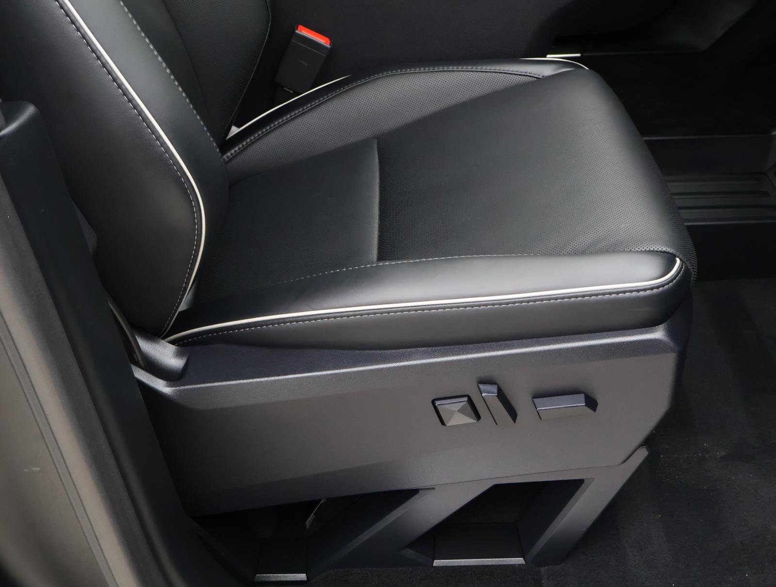 Used 2025 Tesla Cybertruck Cyberbeast image 19