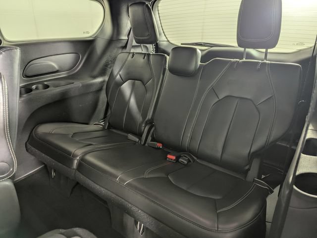 Used 2024 Chrysler Pacifica Limited FWD image 23