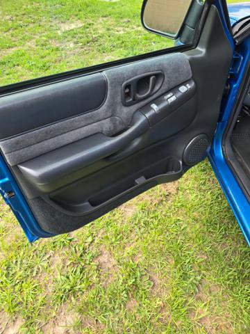 Used 2000 Chevrolet S10 Pickup LS w/ Preferred Equipment Group RWD image 15