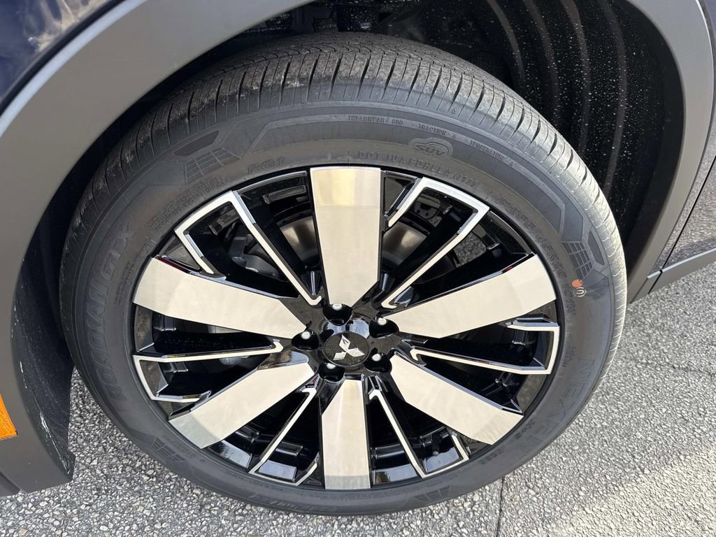 New 2026 Mitsubishi Outlander SE image 10