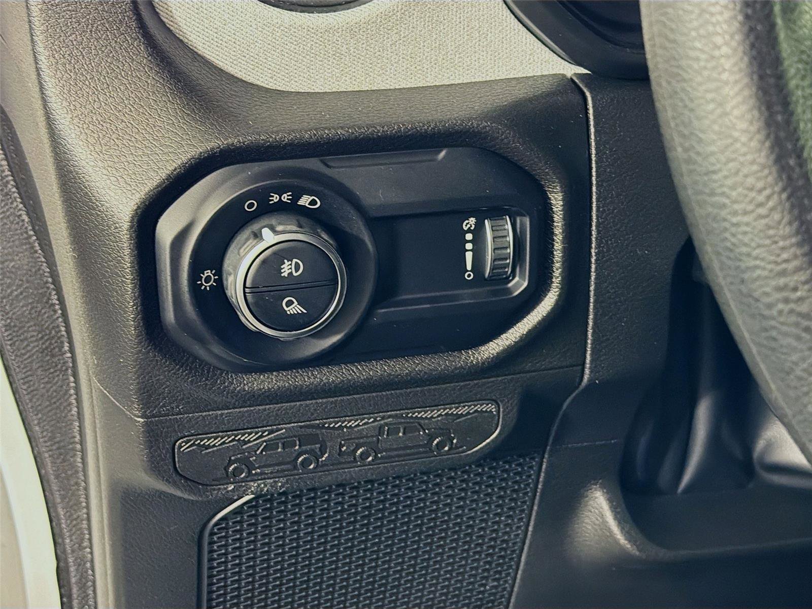 Used 2024 Jeep Gladiator Sport AWD/4WD image 10