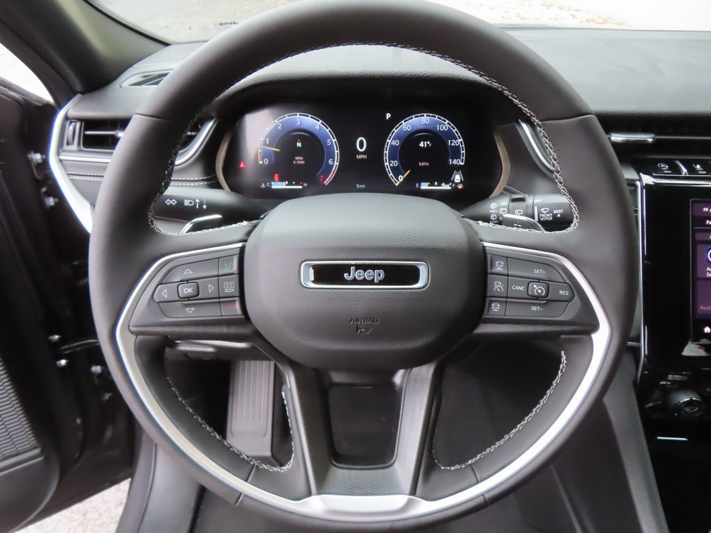 New 2025 Jeep Grand Cherokee Altitude AWD/4WD image 4