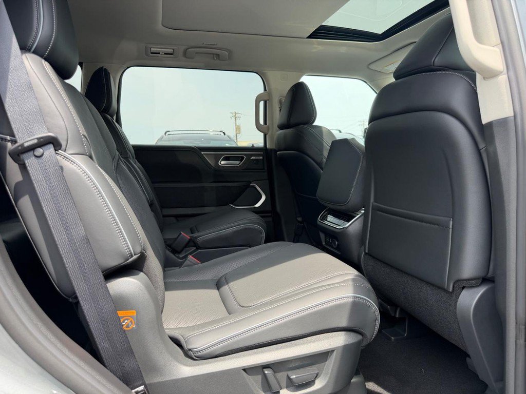 New 2027 INFINITI QX80 Luxe w/ Cargo Package AWD/4WD image 4