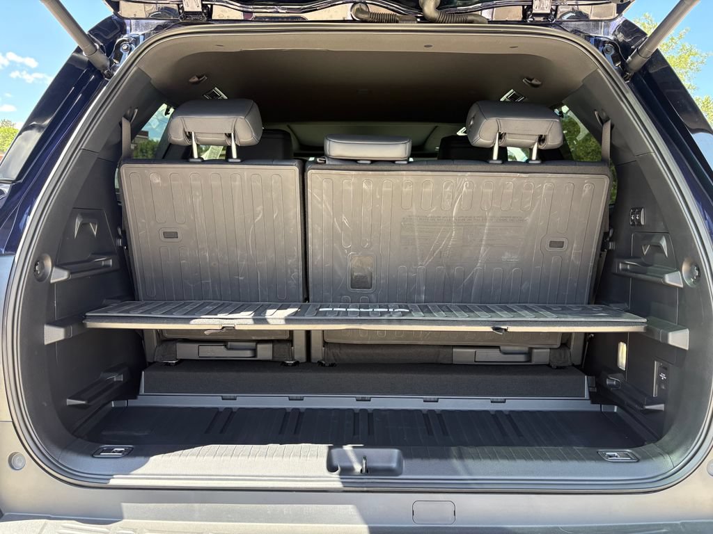 Used 2026 Toyota Sequoia Platinum AWD/4WD image 10