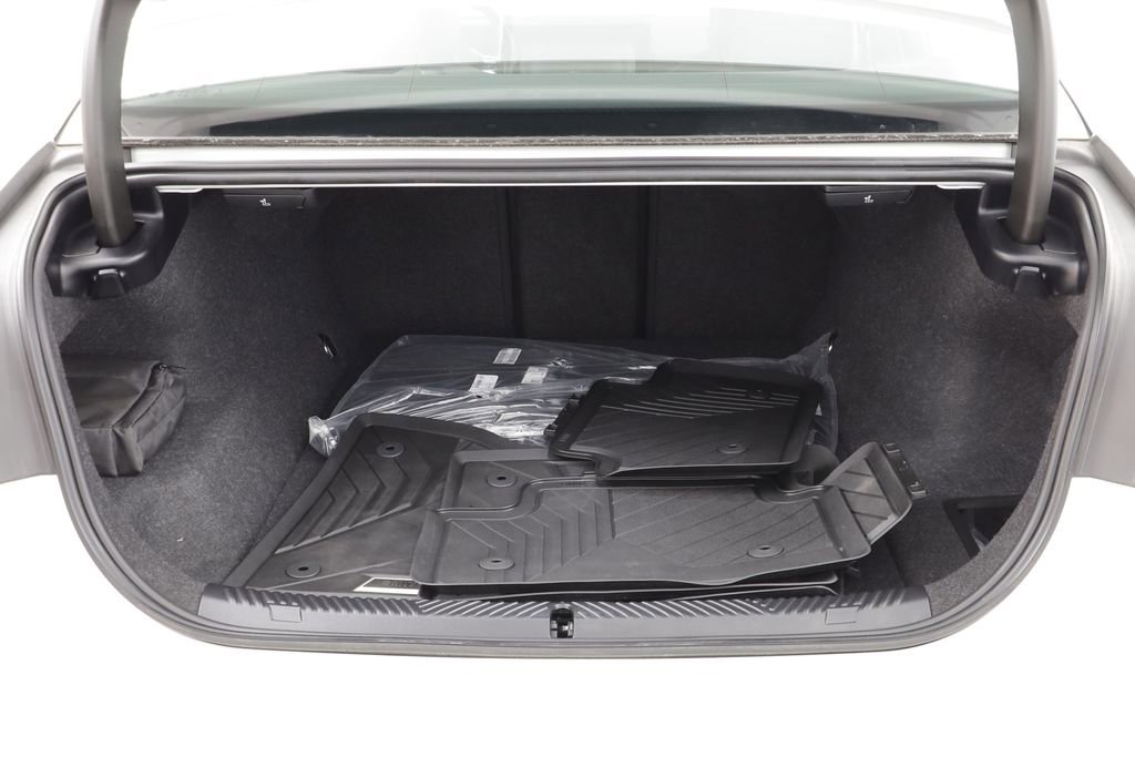 Certified 2025 BMW i5 xDrive40 w/ Premium Package image 18