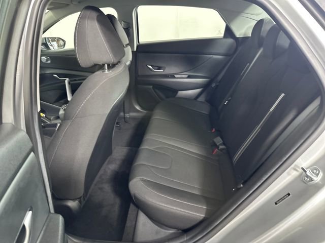Used 2023 Hyundai Elantra SEL image 25