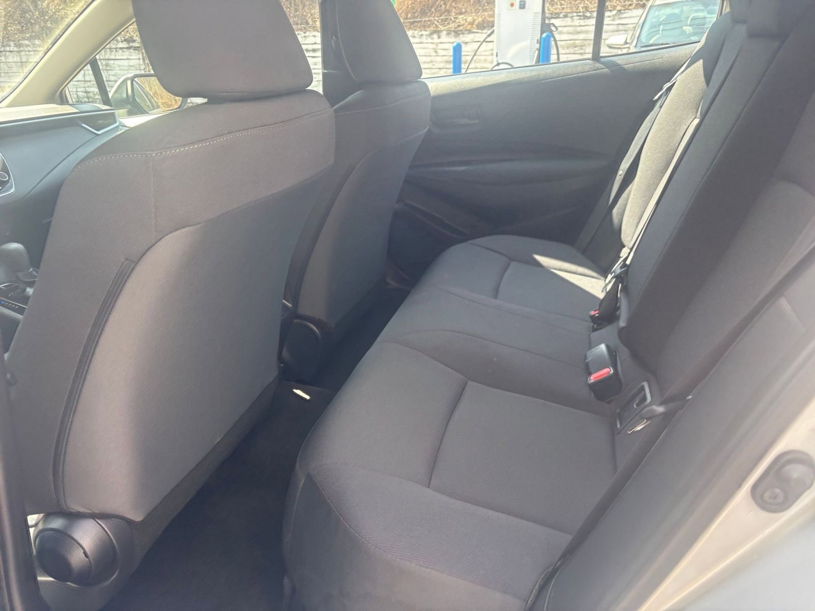 Used 2025 Toyota Corolla LE image 36