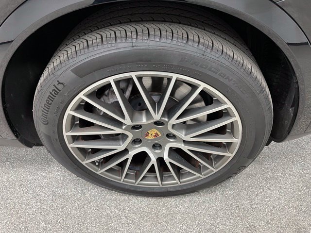 Used 2022 Porsche Cayenne Platinum Edition AWD/4WD image 18