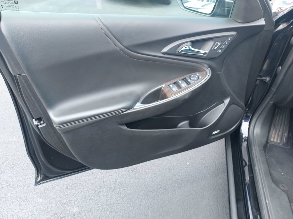 Used 2023 Chevrolet Malibu LT w/ Redline Edition FWD image 12