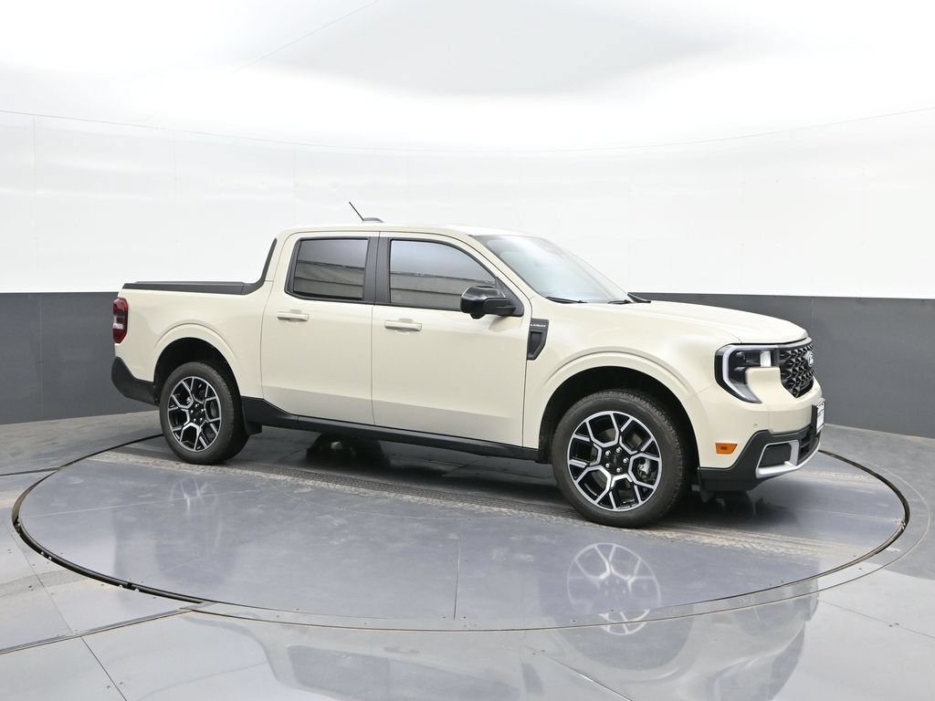 Certified 2025 Ford Maverick Lariat w/ 4K Tow Package AWD/4WD image 16
