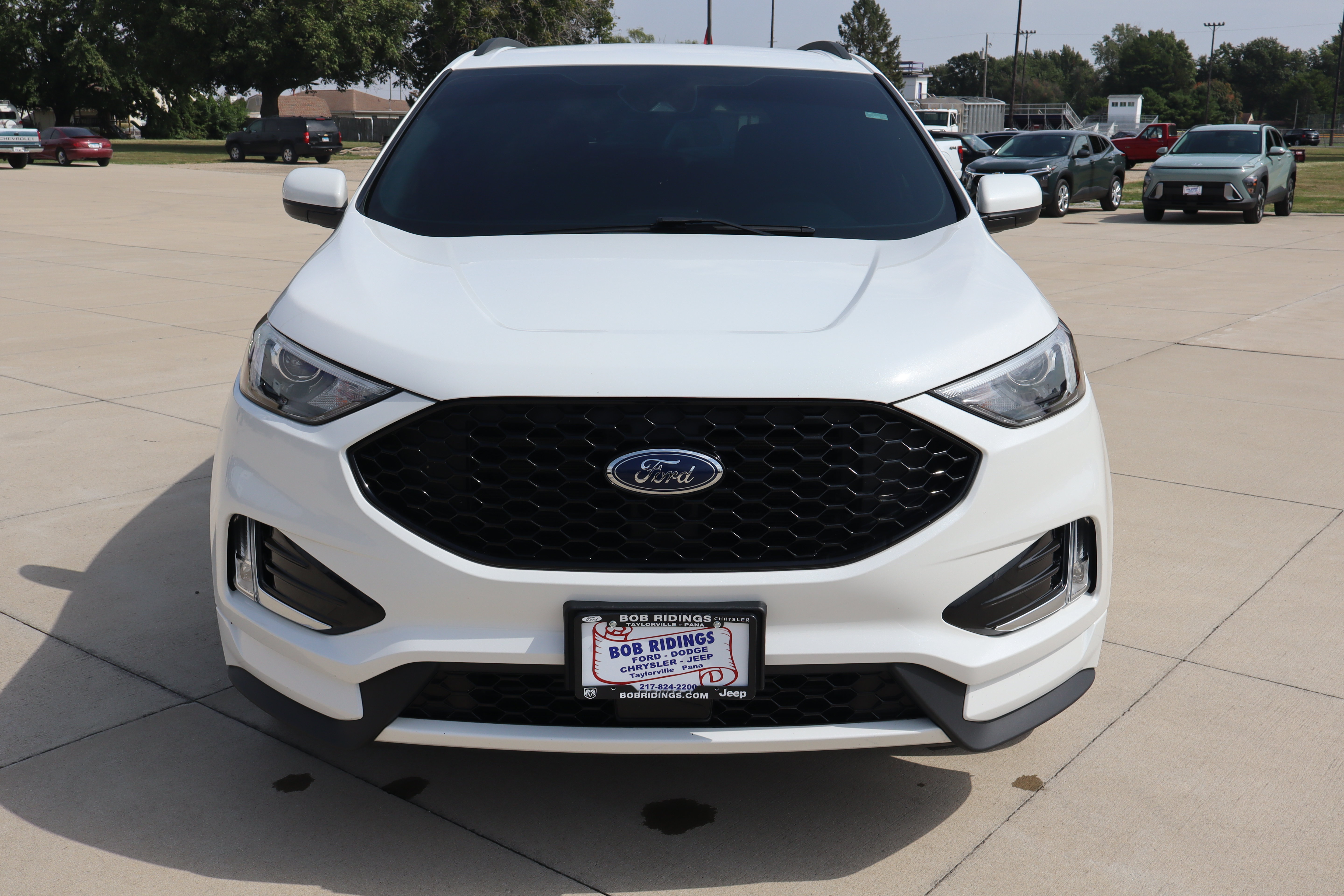 Used 2021 Ford Edge ST-Line w/ Class II Trailer Tow Package AWD/4WD image 2