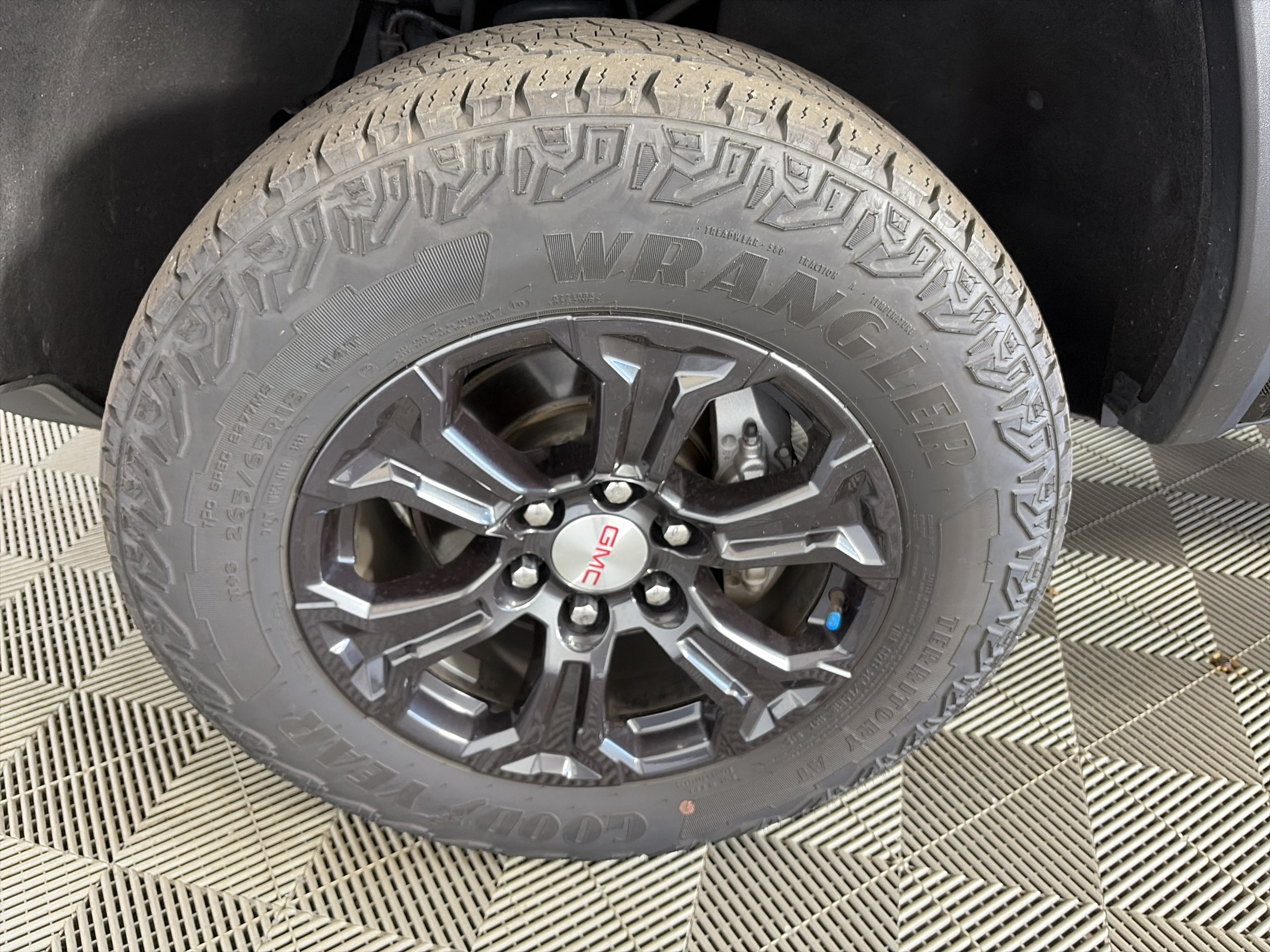 Certified 2023 GMC Canyon Elevation w/ Elevation Premium Package AWD/4WD image 13