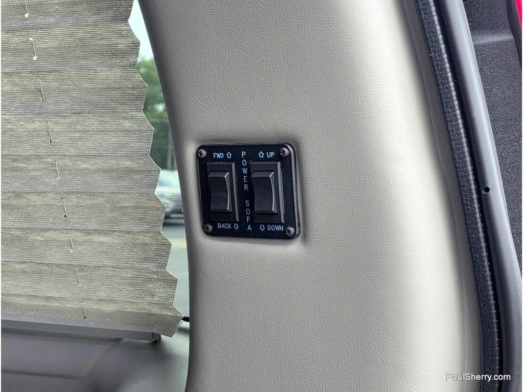 Used 2023 Chevrolet Express 2500 RWD image 22