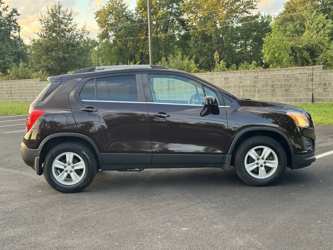 Used 2016 Chevrolet Trax LT w/ LT Convenience Package AWD/4WD image 7