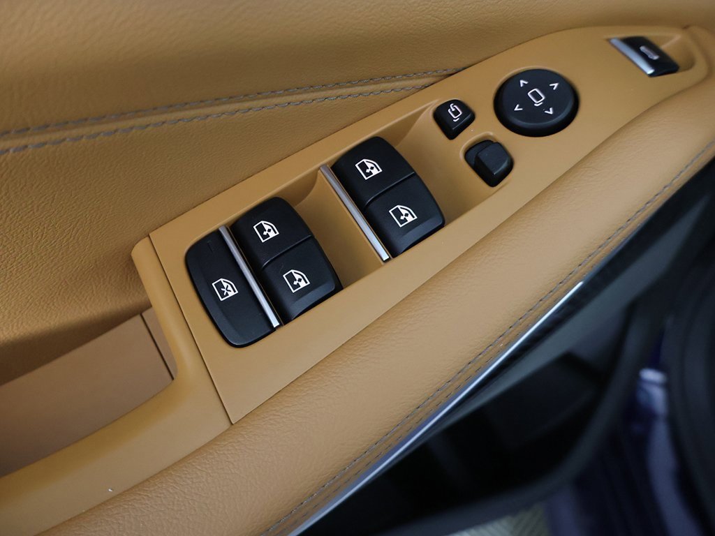 Used 2021 BMW X5 M50i w/ Premium Package image 39