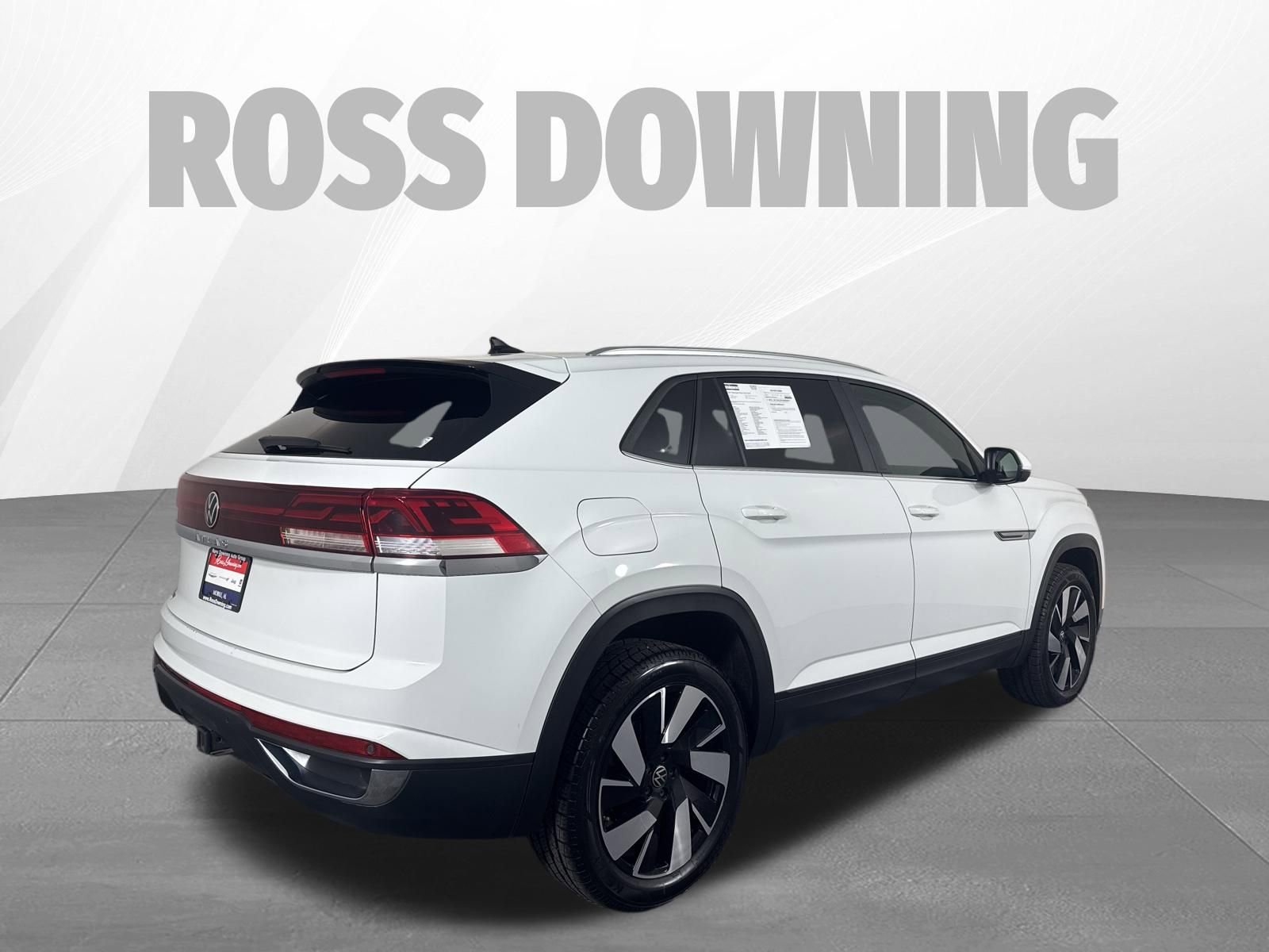 Used 2025 Volkswagen Atlas Cross Sport SE image 4