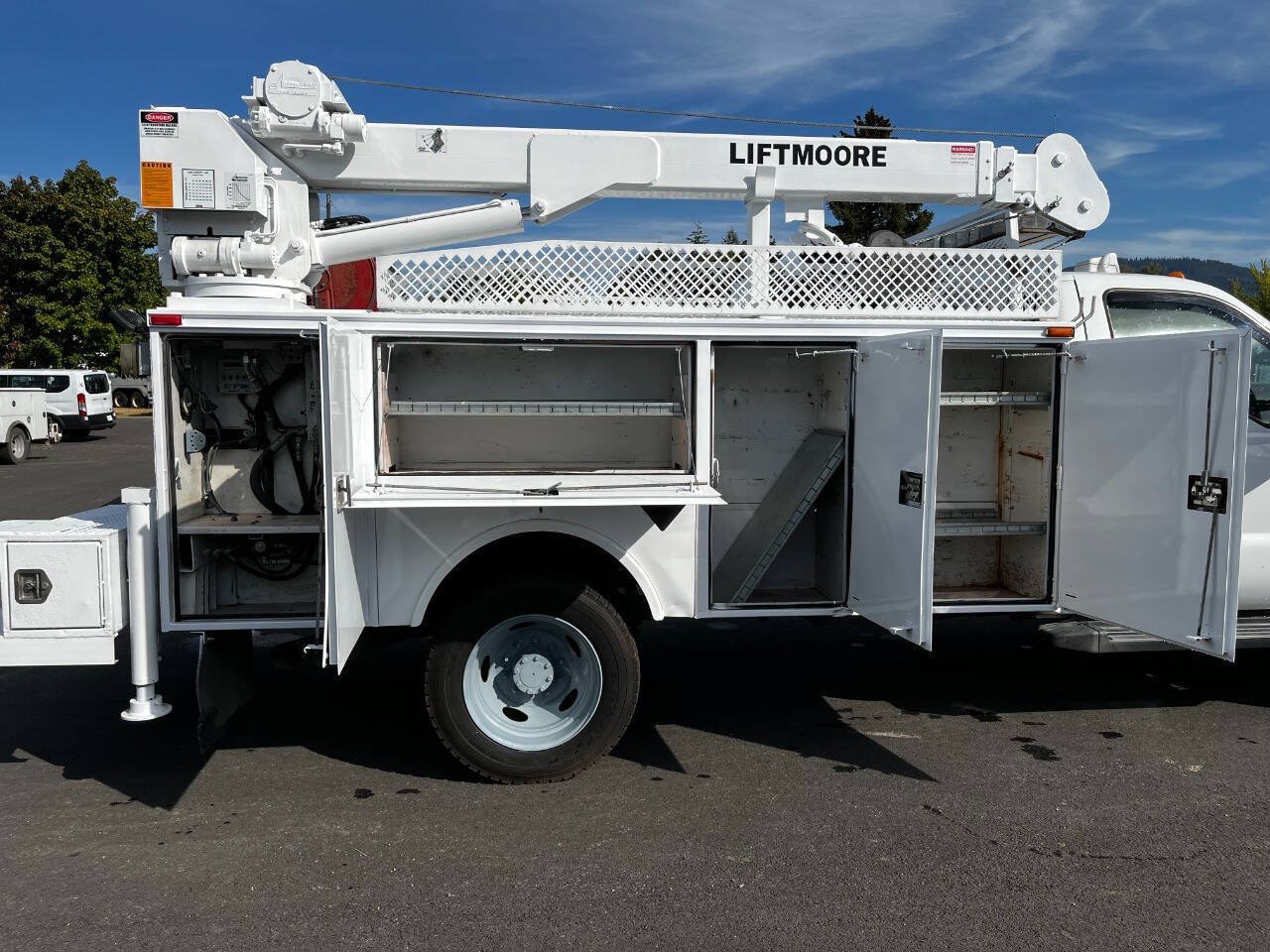 Used 2012 Ford F550 4x4 Regular Cab Super Duty w/ Payload Upgrade Pkg image 15