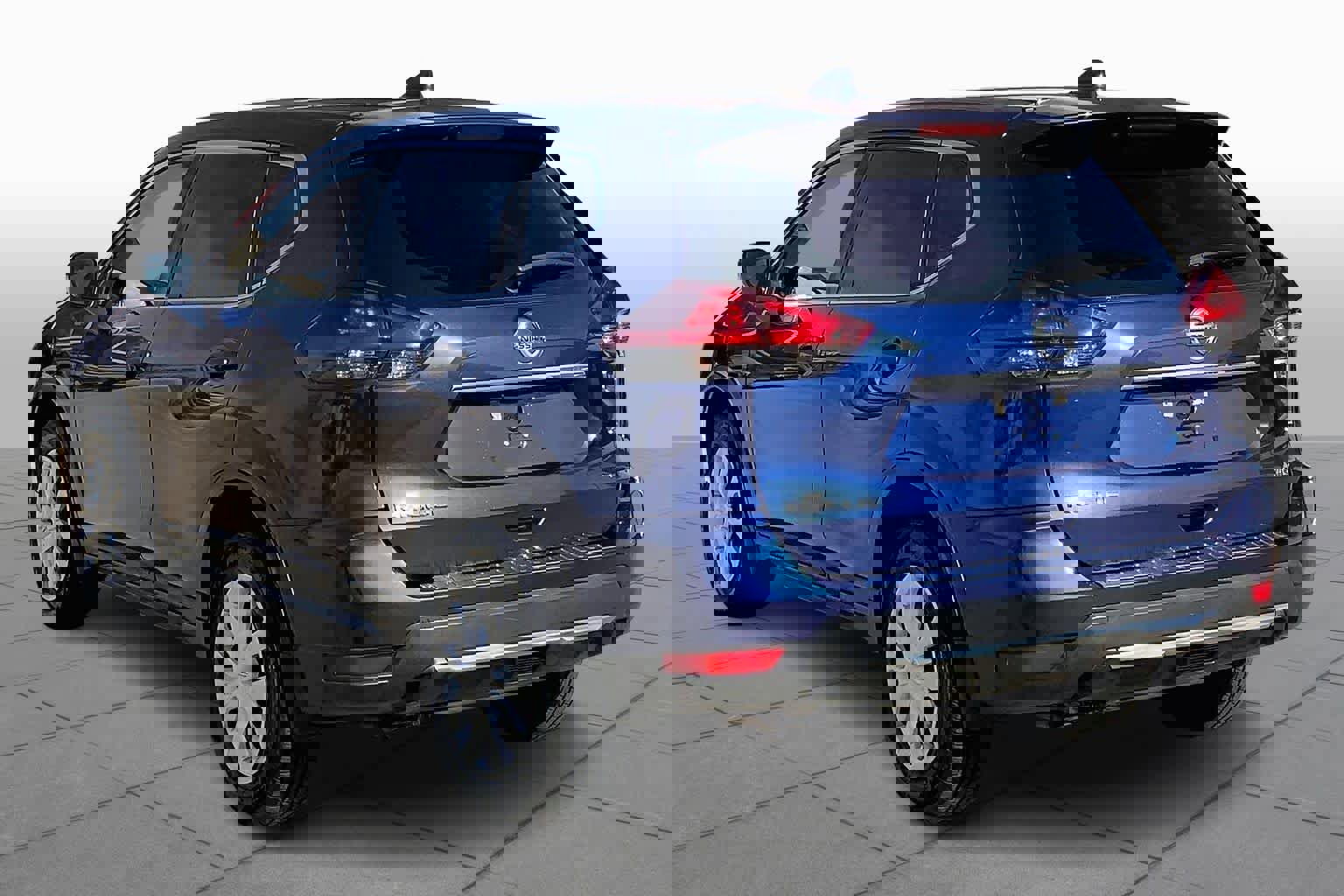 Used 2019 Nissan Rogue S image 11