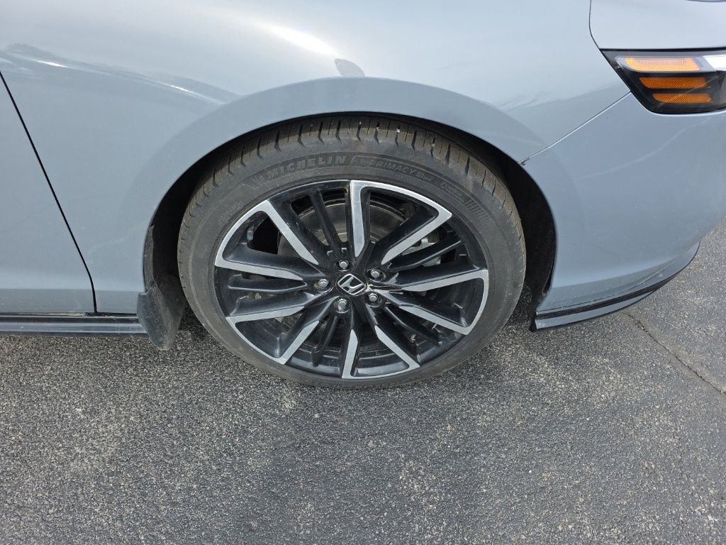 Used 2023 Honda Accord Touring image 9