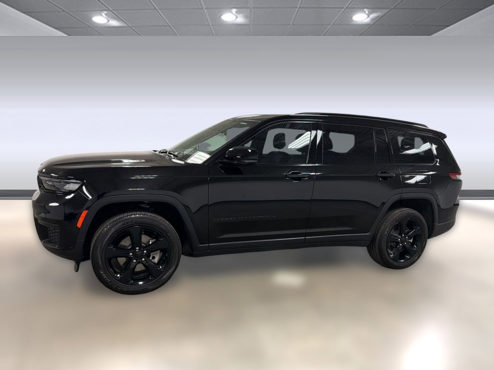 Used 2025 Jeep Grand Cherokee L Altitude image 2