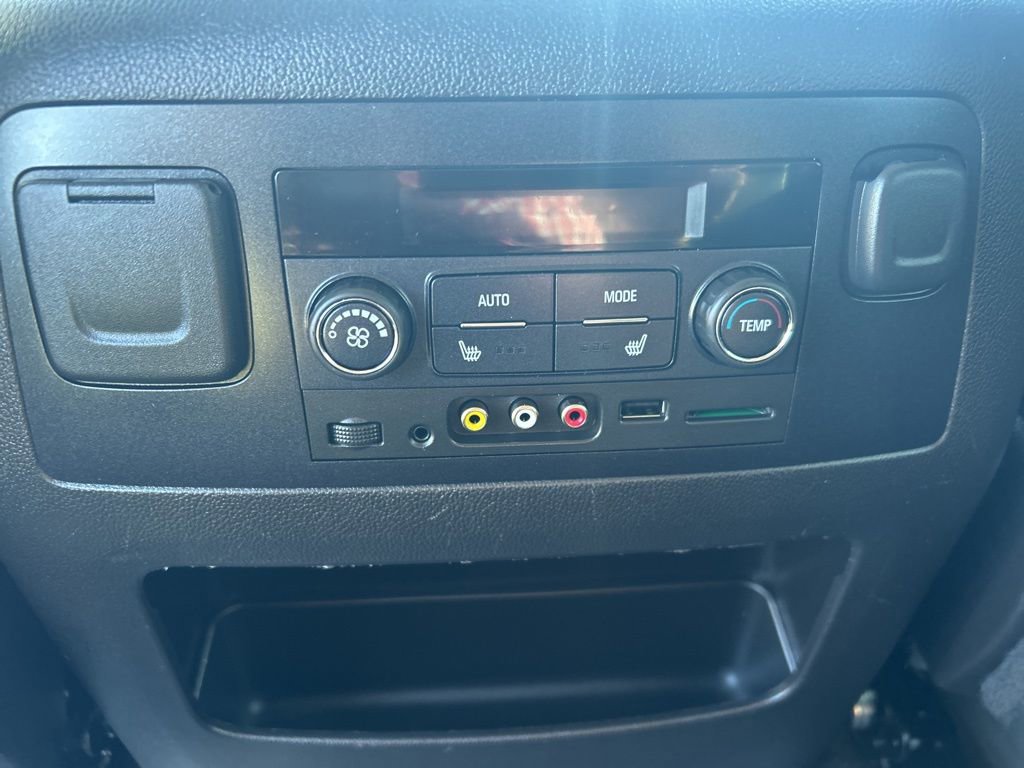 Used 2015 Chevrolet Suburban LTZ image 13