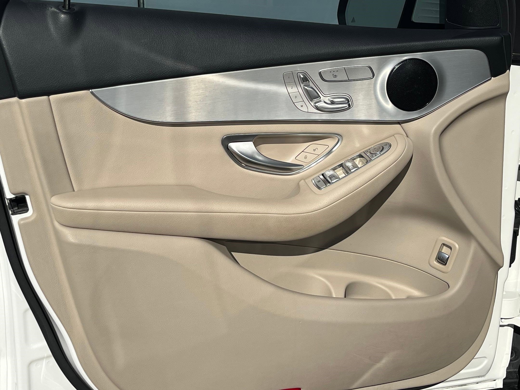 Used 2022 Mercedes-Benz GLC 300 GLC 300 image 12