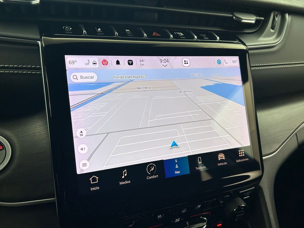 Used 2024 Jeep Grand Cherokee Limited w/ Luxury Tech Group II image 17