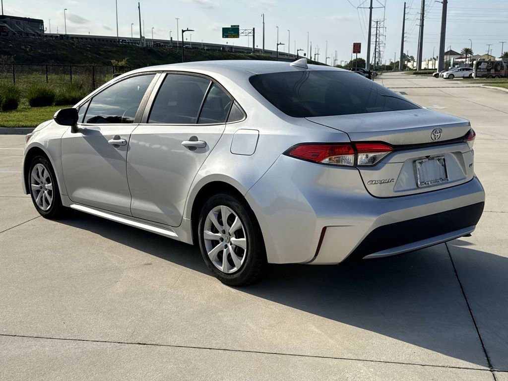 Used 2022 Toyota Corolla LE FWD image 10