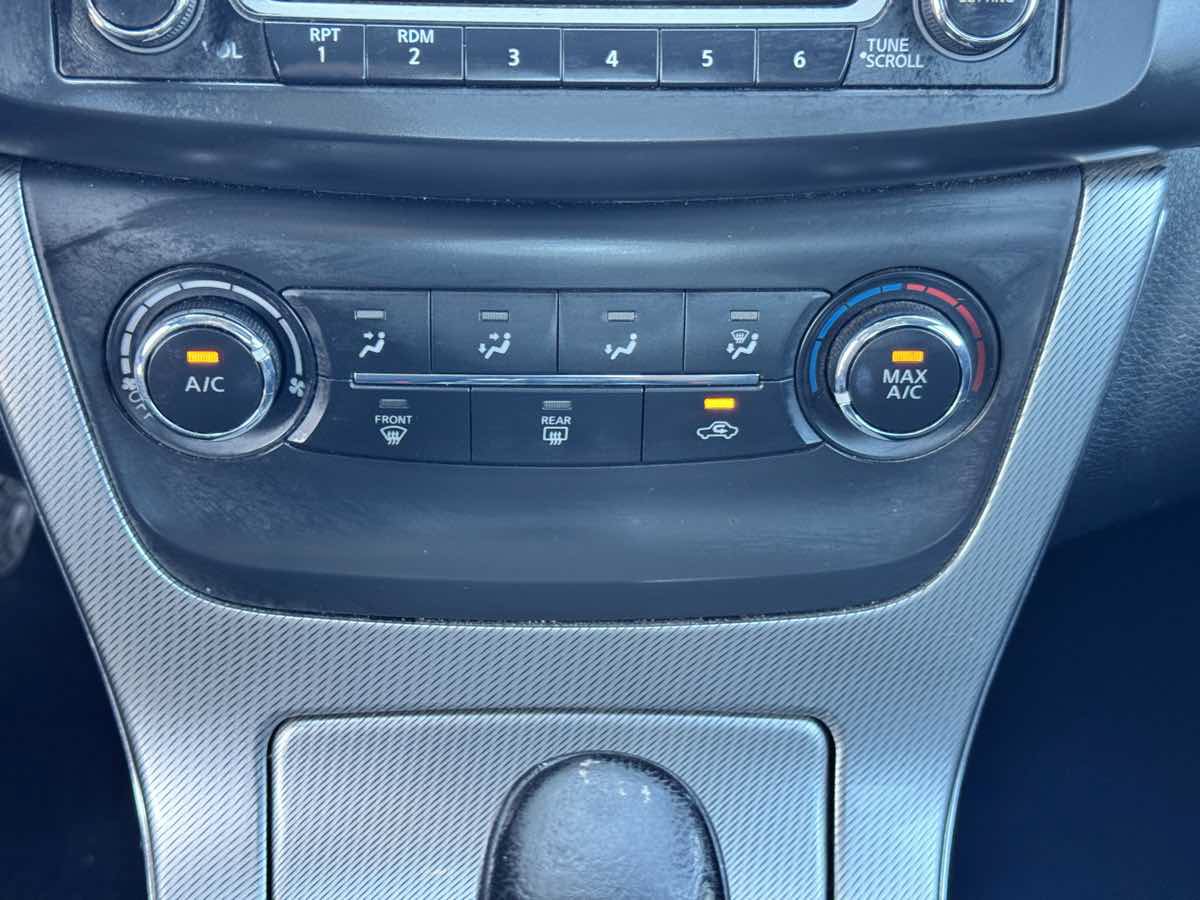 Used 2015 Nissan Sentra SR FWD image 44