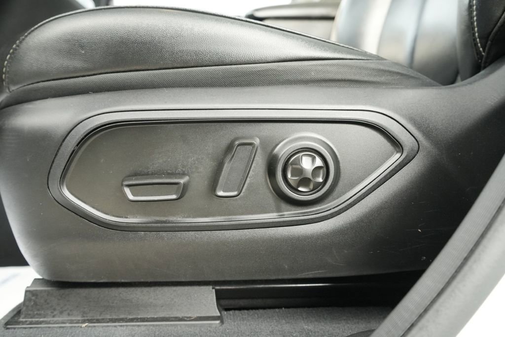 Used 2022 Jeep Grand Cherokee Limited 4xe image 27