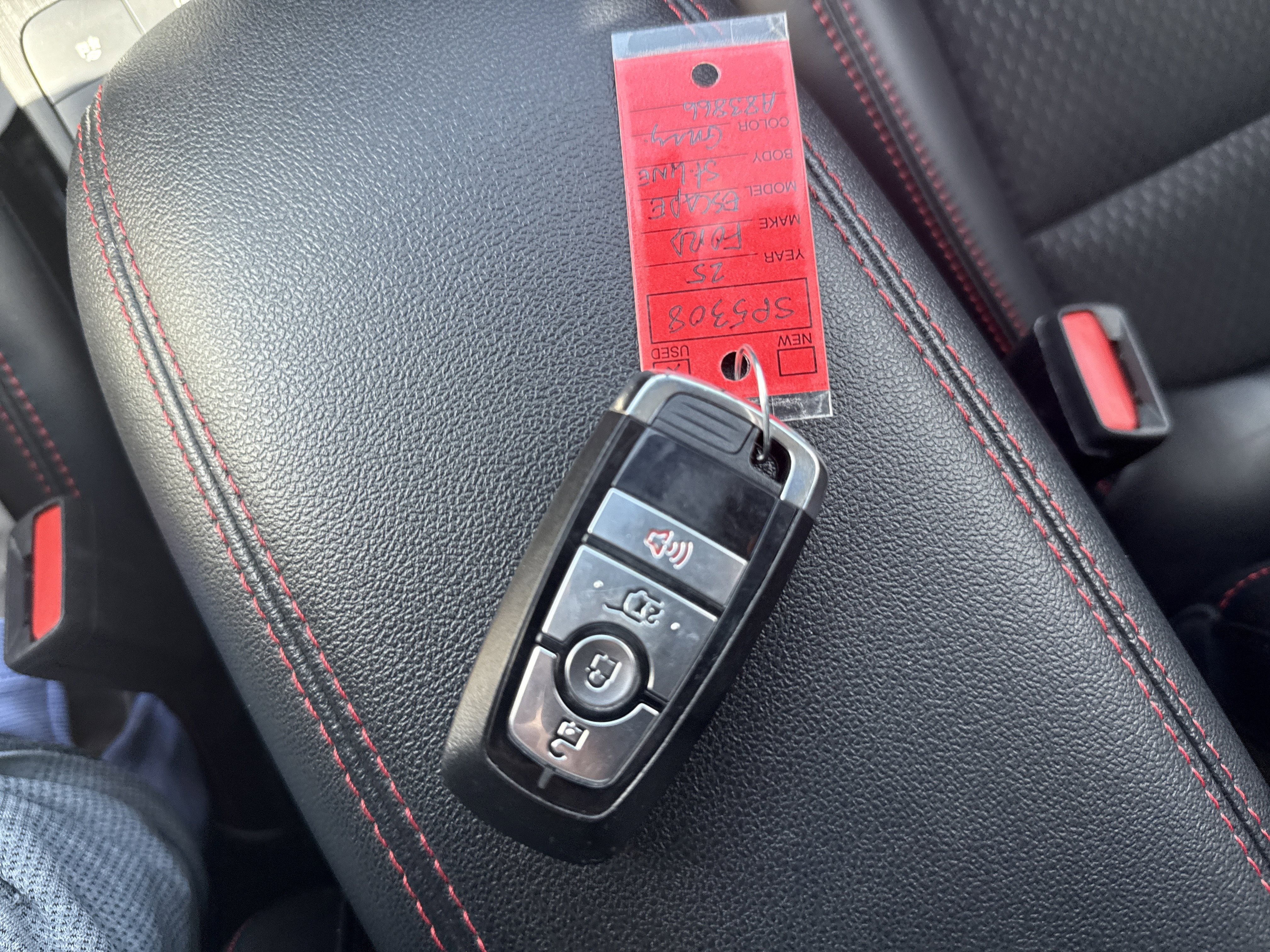 Used 2025 Ford Escape ST-Line AWD/4WD image 28