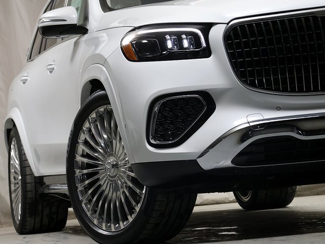New 2026 Mercedes-Benz Maybach GLS 600 4MATIC image 4
