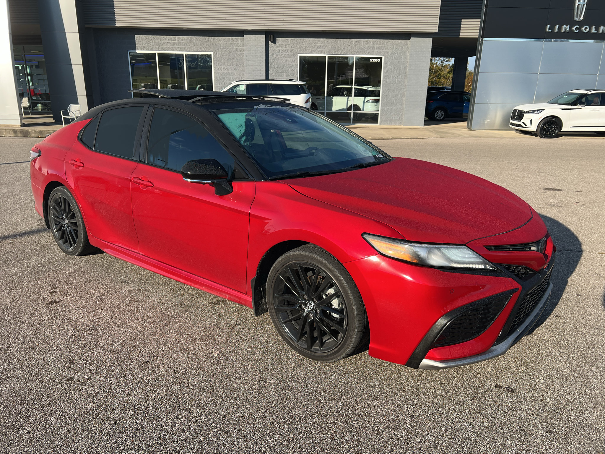 Used 2024 Toyota Camry XSE w/ Navigation Package FWD image 1