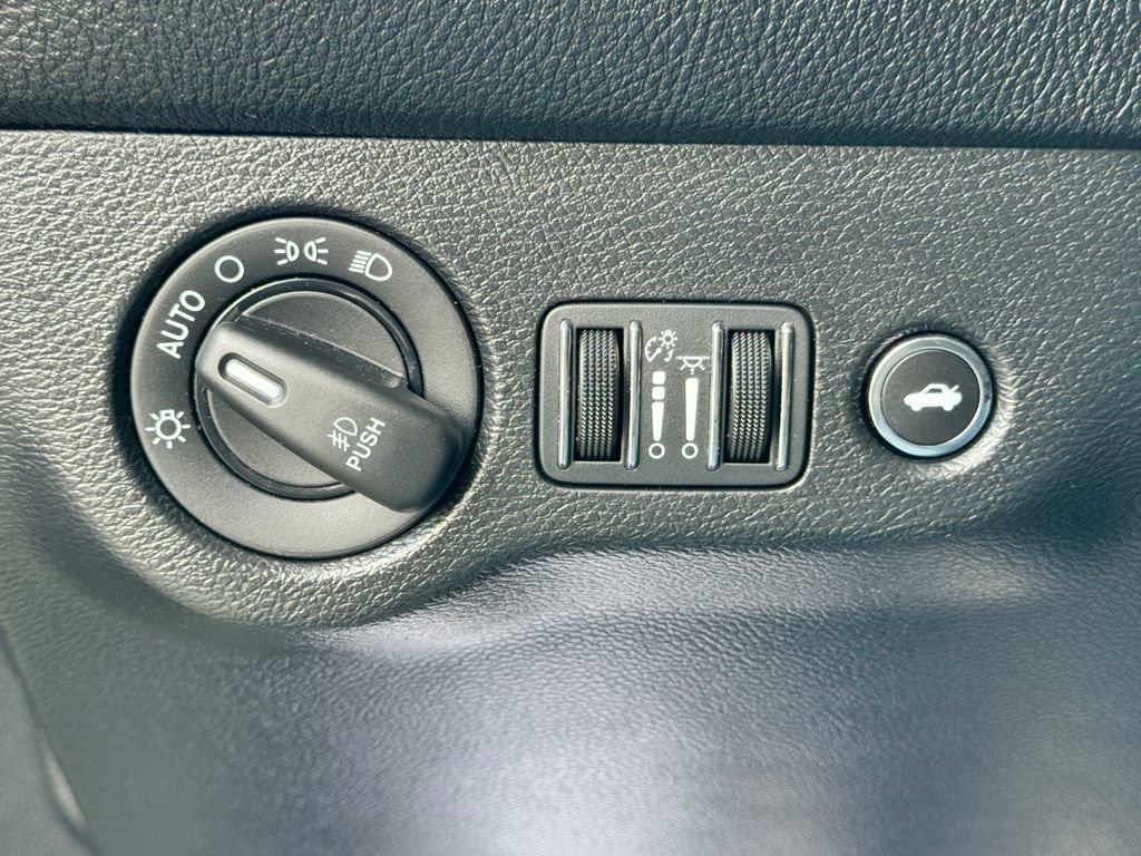Used 2022 Dodge Challenger GT AWD/4WD image 29