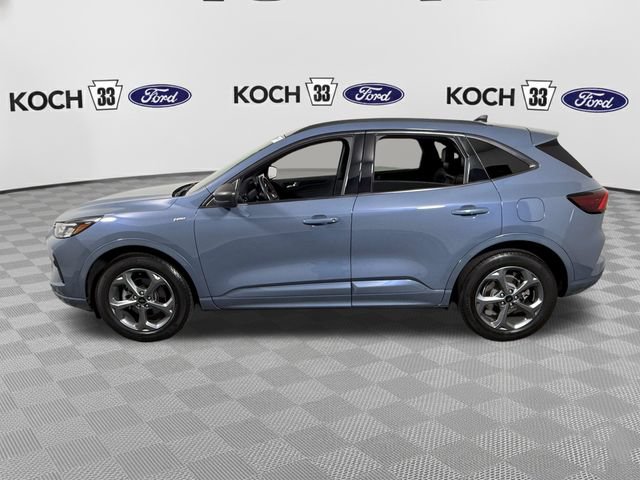 Used 2023 Ford Escape ST-Line w/ Tech Pack #1 AWD/4WD image 4