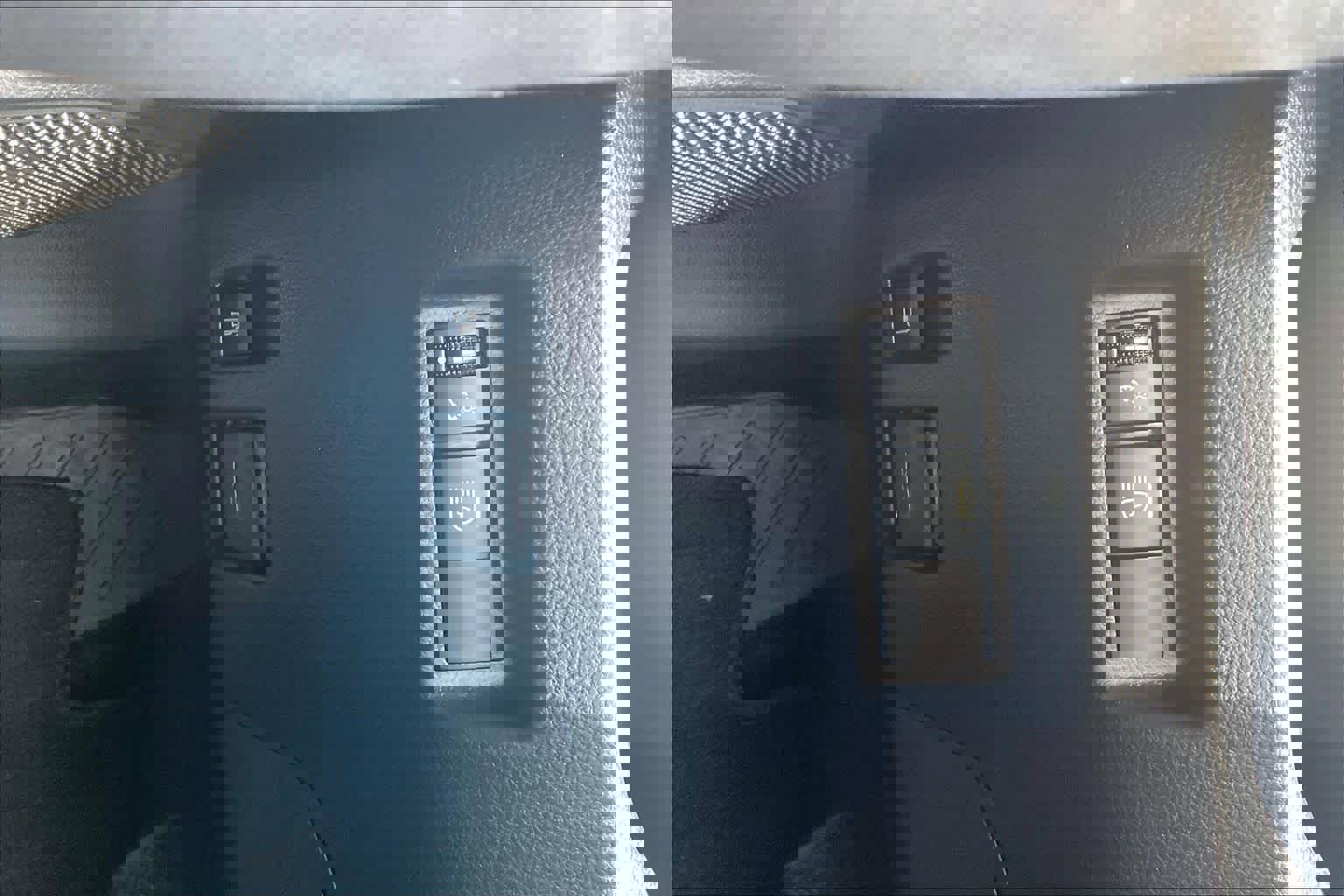 Used 2024 Toyota RAV4 SE image 33