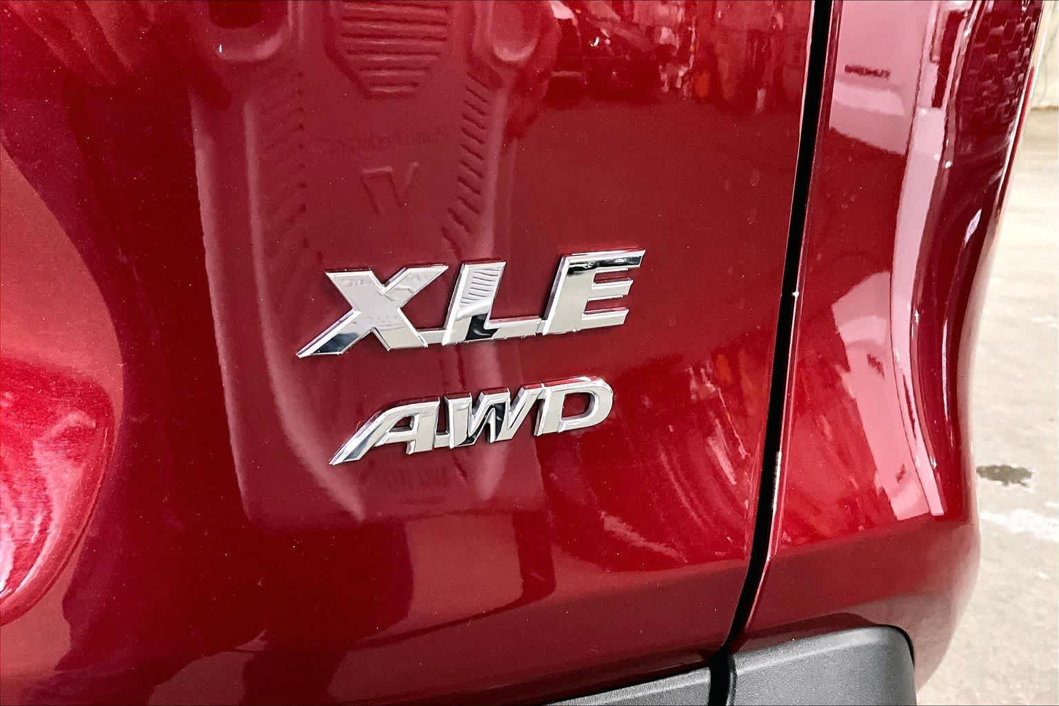 Used 2023 Toyota RAV4 XLE w/ Convenience Package AWD/4WD image 10