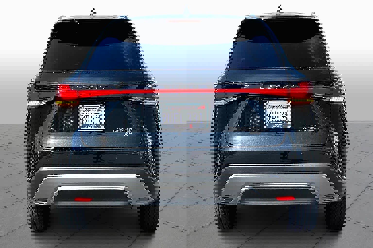 Used 2025 Lexus RX 450h Luxury w/ Convenience Package image 4