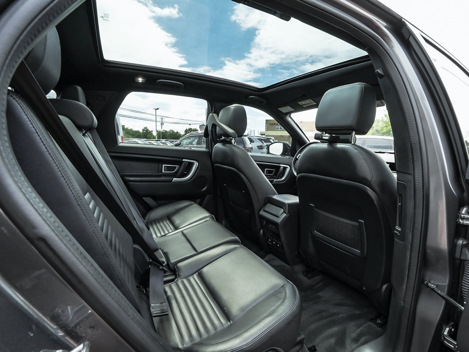 Used 2019 Land Rover Discovery Sport HSE Luxury AWD/4WD image 39