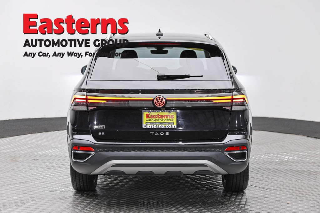 Used 2025 Volkswagen Taos SE FWD image 7