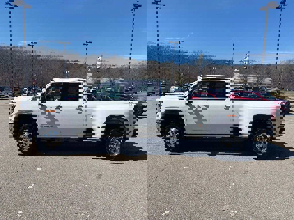 New 2026 GMC Sierra 3500 SLT w/ SLT Convenience Package image 2