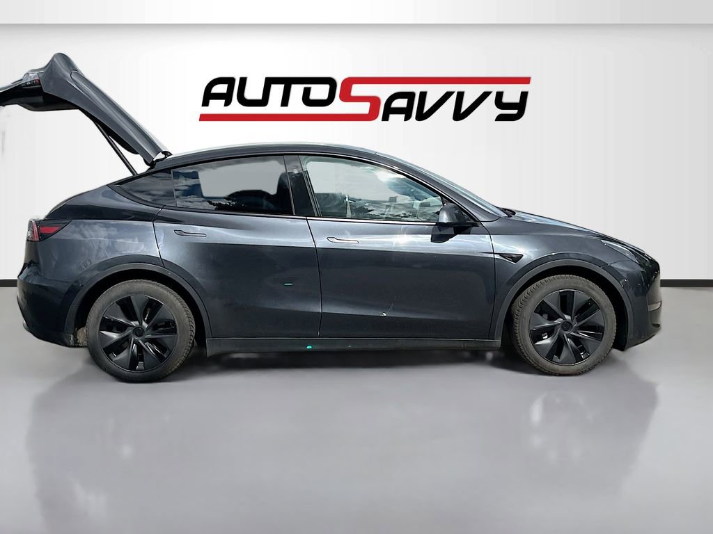 Used 2025 Tesla Model Y Long Range AWD/4WD image 8