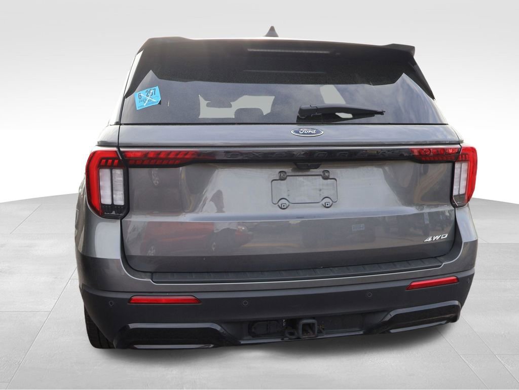 Used 2025 Ford Explorer ST-Line w/ ST-Line Street Pack image 10