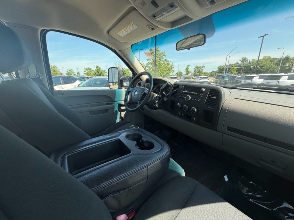 Used 2012 Chevrolet Silverado 2500 W/T w/ Snow Plow Prep Package AWD/4WD image 9