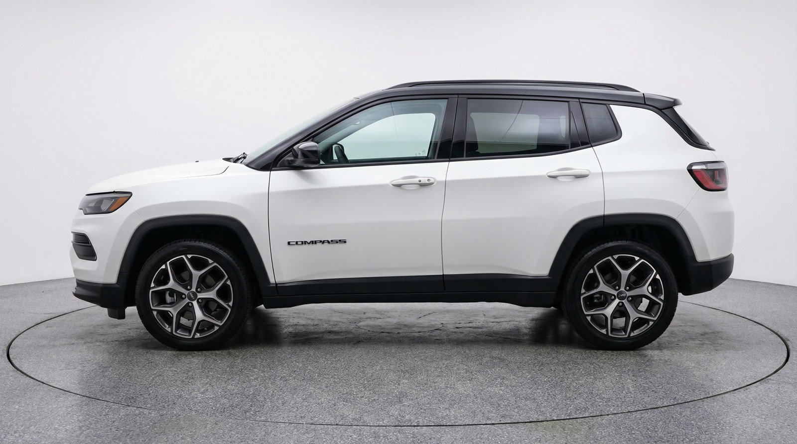 Used 2025 Jeep Compass Limited AWD/4WD image 5