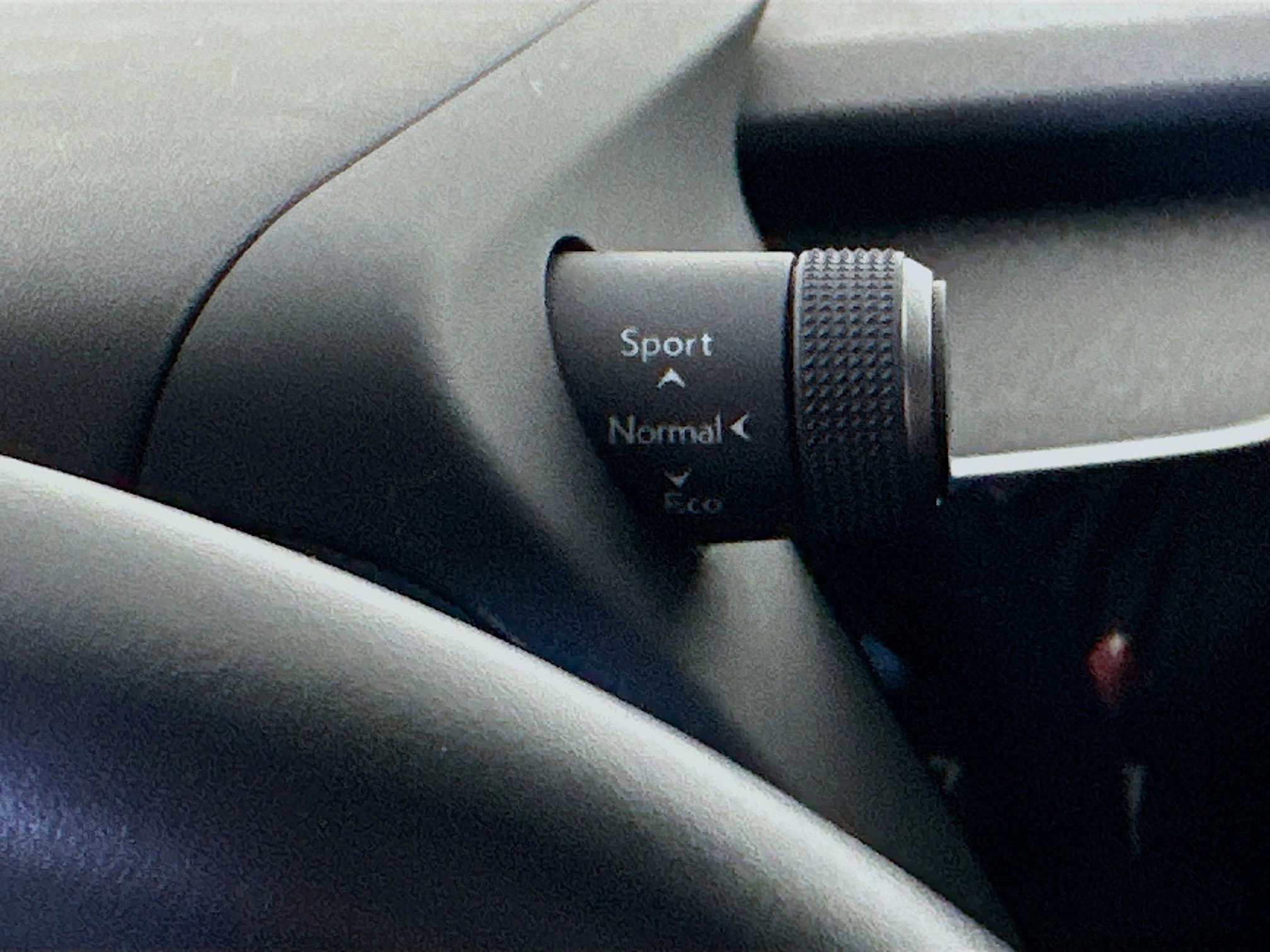 Used 2024 Lexus UX 250h F Sport image 25