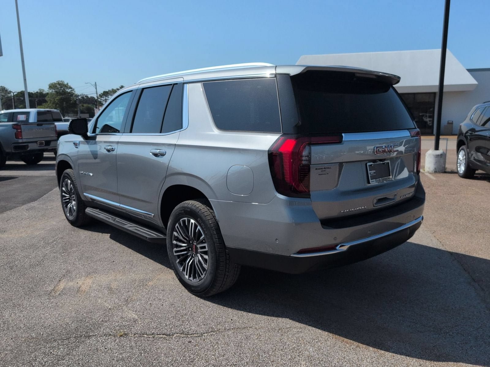 New 2026 GMC Yukon Elevation AWD/4WD image 3